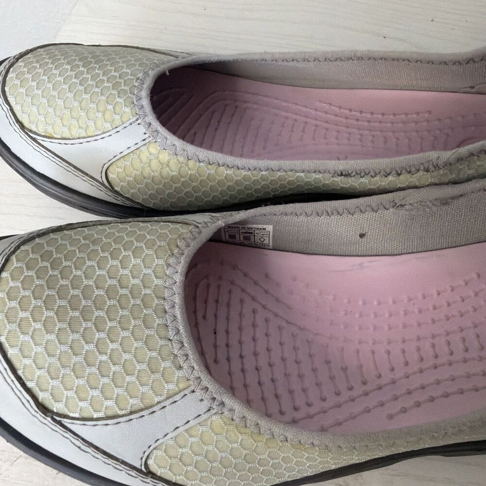 Crocs Duet Busy Day Light Grey Ballet Flats Slip On Comfort Shoe Size 9 Walking - Picture 6 of 8